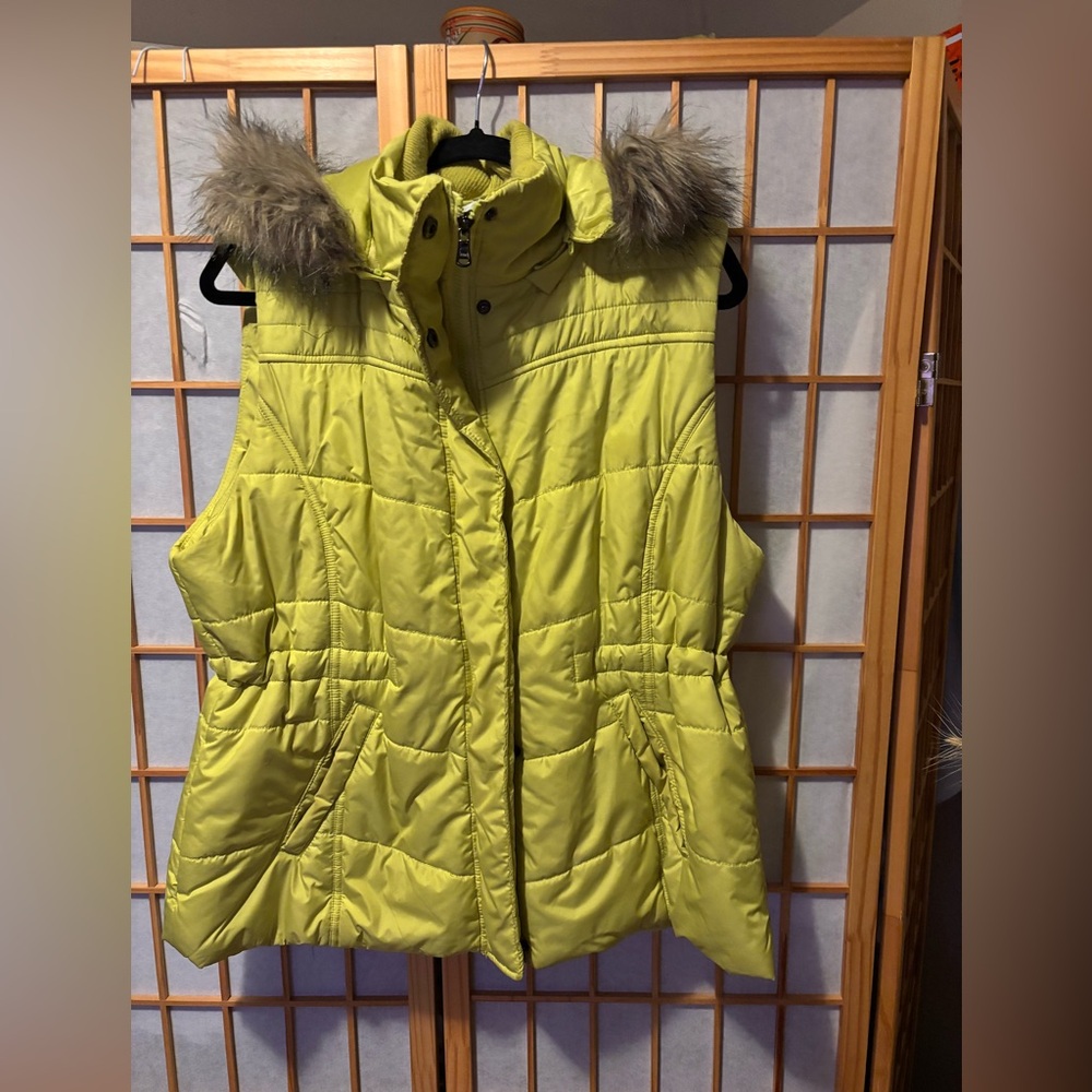 Women's Quilted Puffer Vest with Faux Fur Hood - Green